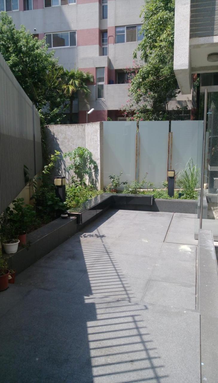 Fengjia Qing Su Homestay Taizhong Zewnętrze zdjęcie