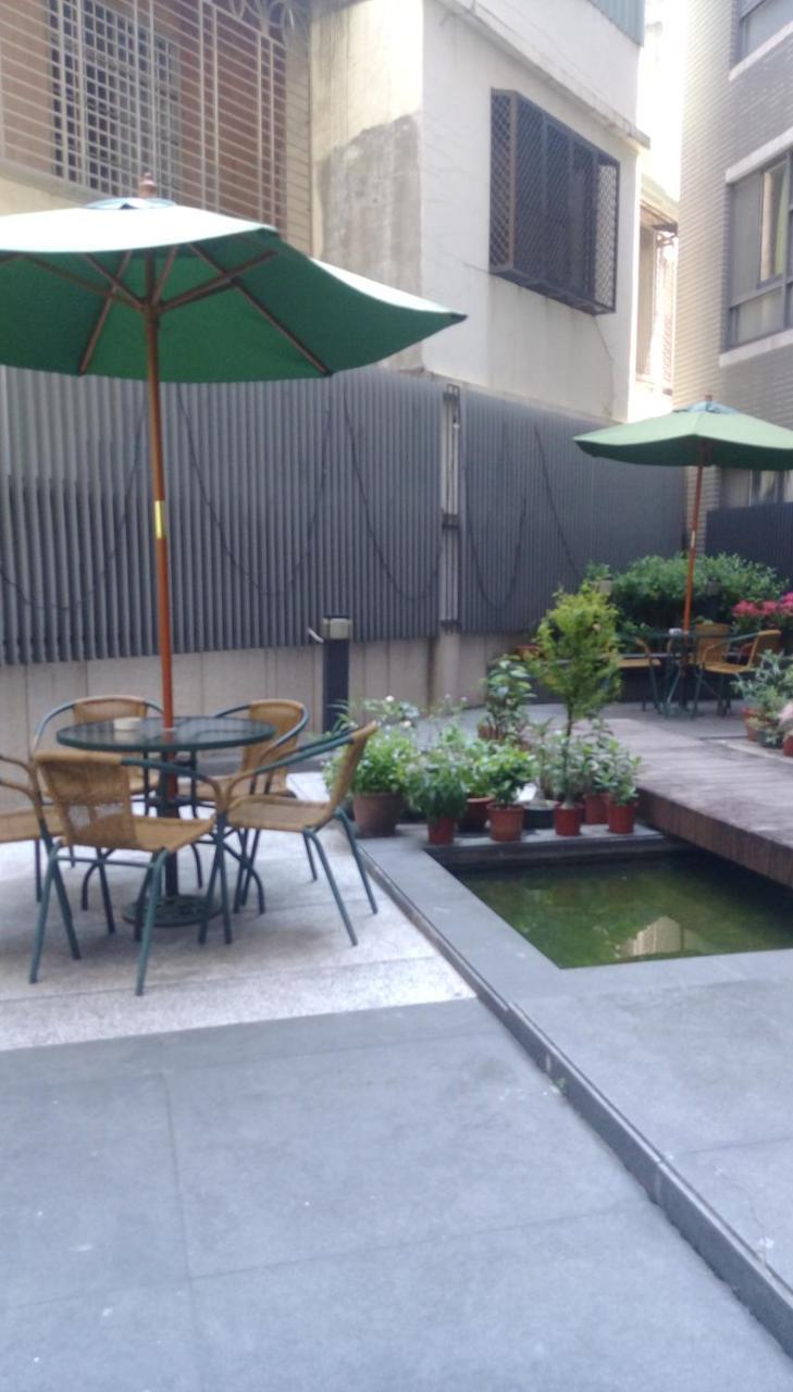 Fengjia Qing Su Homestay Taizhong Zewnętrze zdjęcie